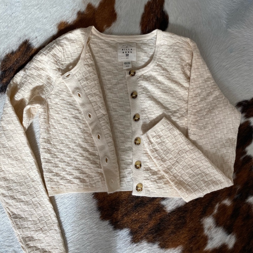 knit cropped sweater